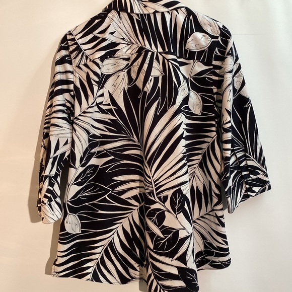 Chico’s - women’s tropical blouse. Size 2X - Picture 2 of 8